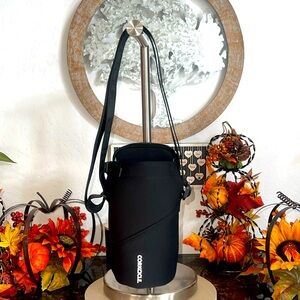 ❣️NWOT Corkcicle SLING CROSSBODY WATER BOTTLE SLING BAG